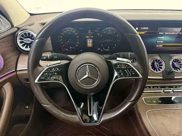 Mercedes-Benz E-Class 2022