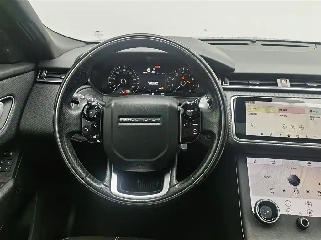 Land Rover Velar 2019 — фото 11