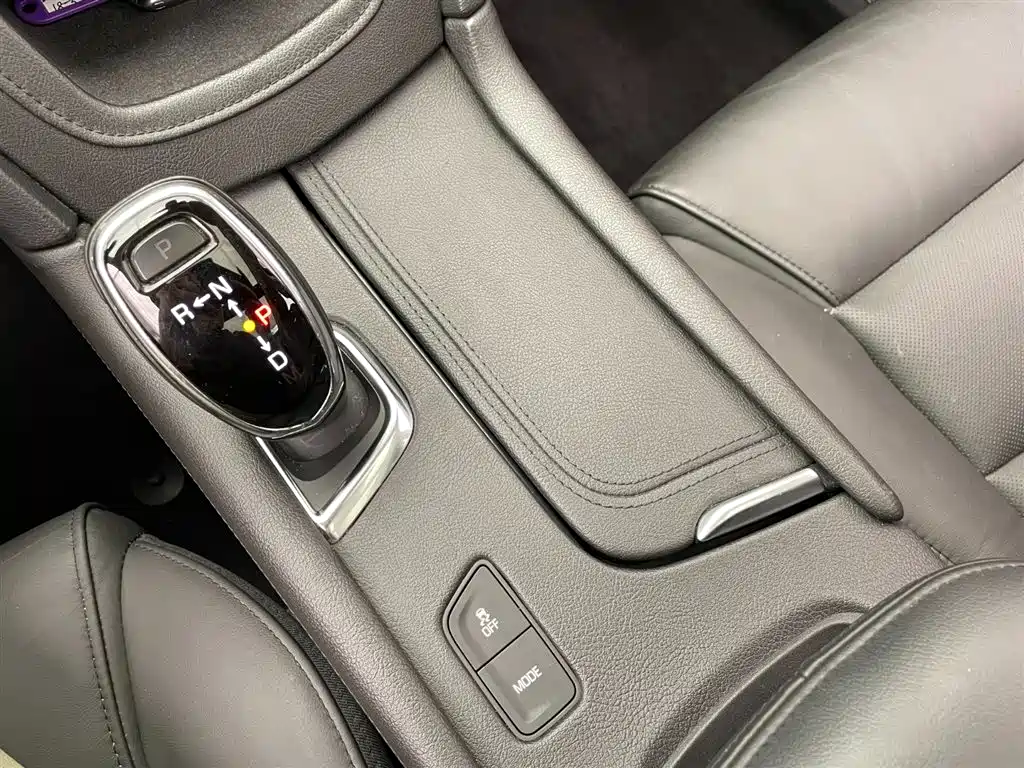 Cadillac XT5 2018 — фото 10