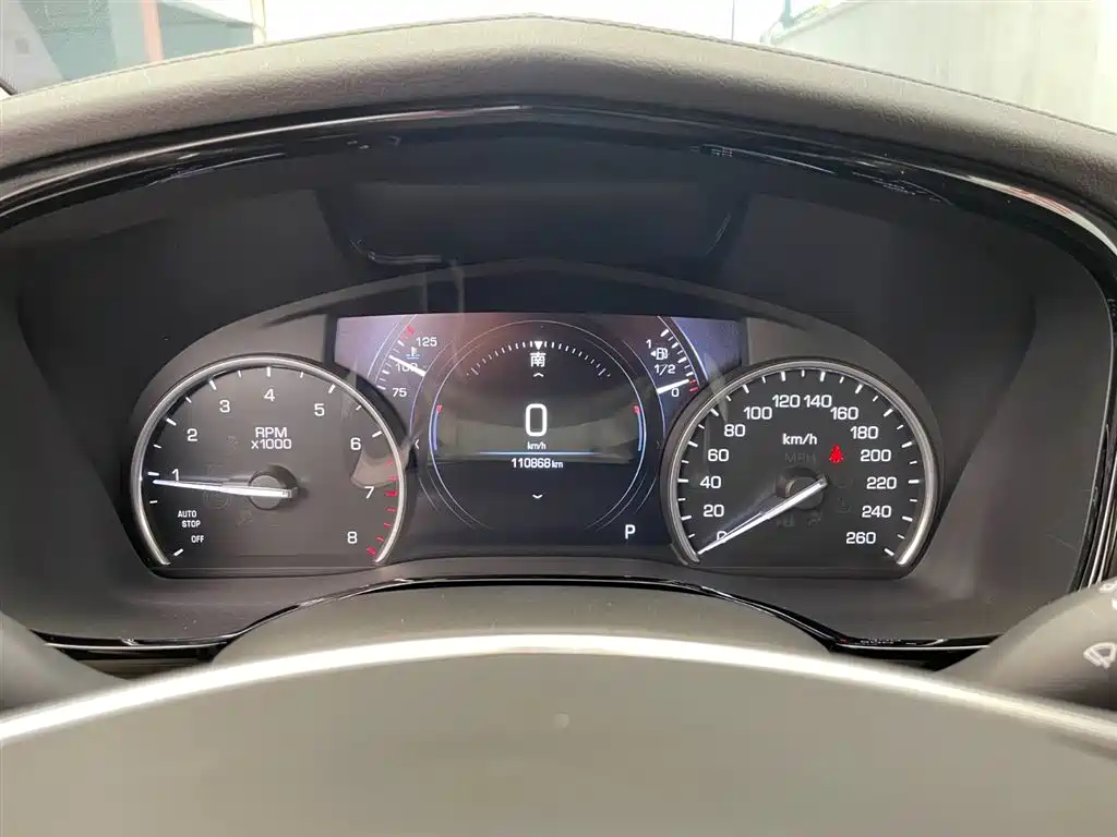 Cadillac XT5 2018 — фото 13
