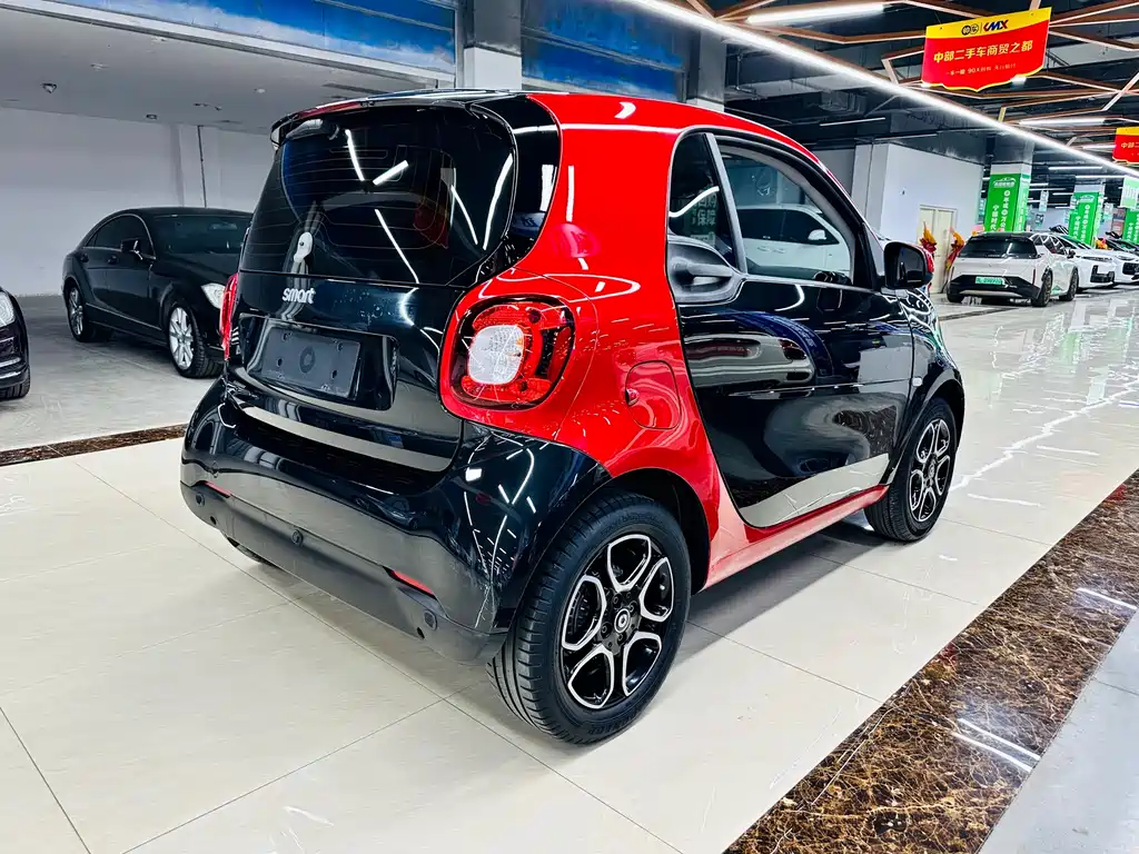 smart Fortwo 2019 — фото 6
