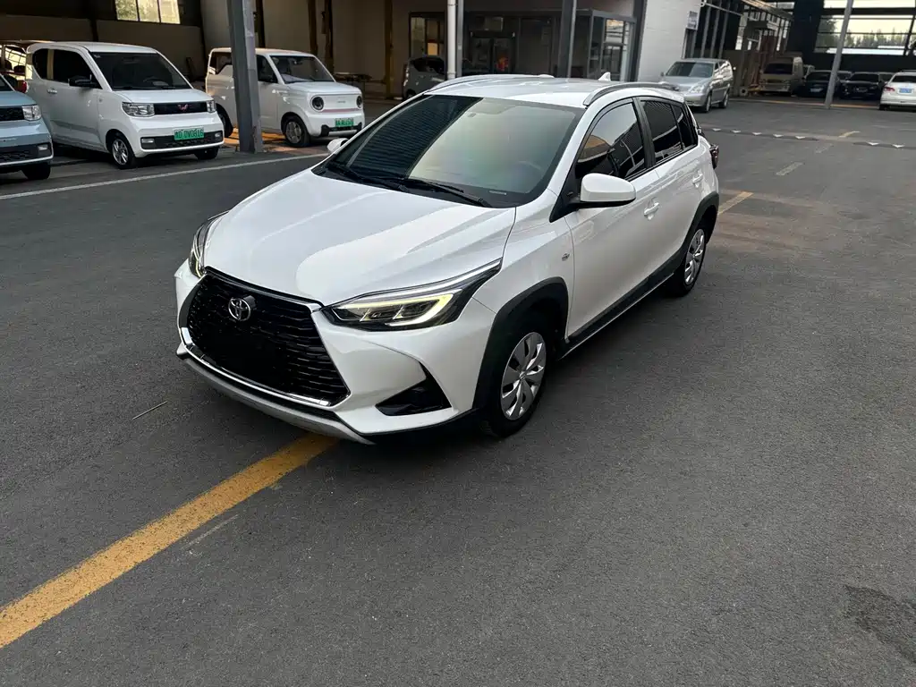 Toyota Yaris L 2022