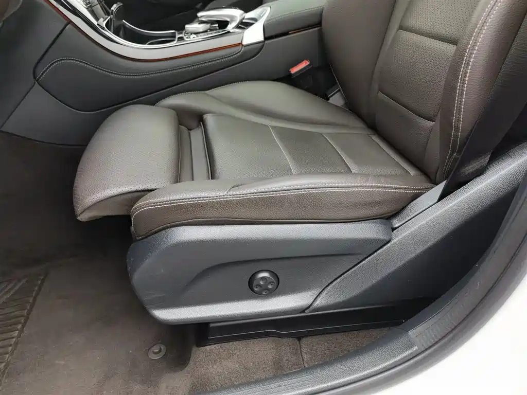 Mercedes-Benz GLC 2019 — фото 20