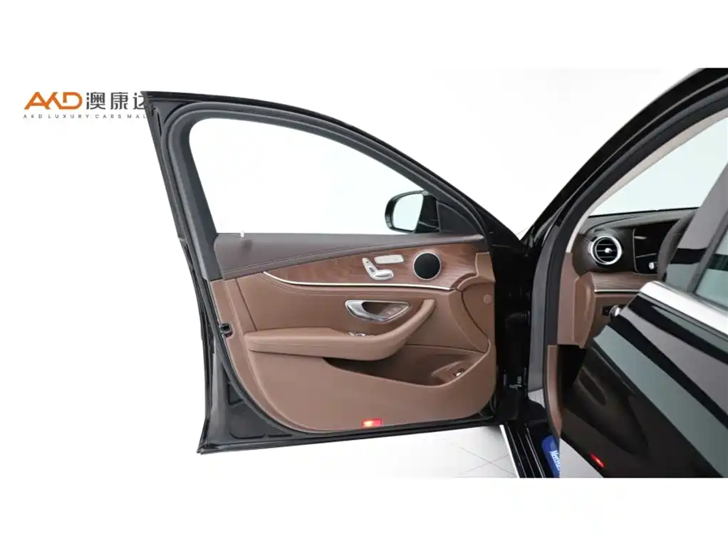 Mercedes-Benz E-Class 2022 — фото 10