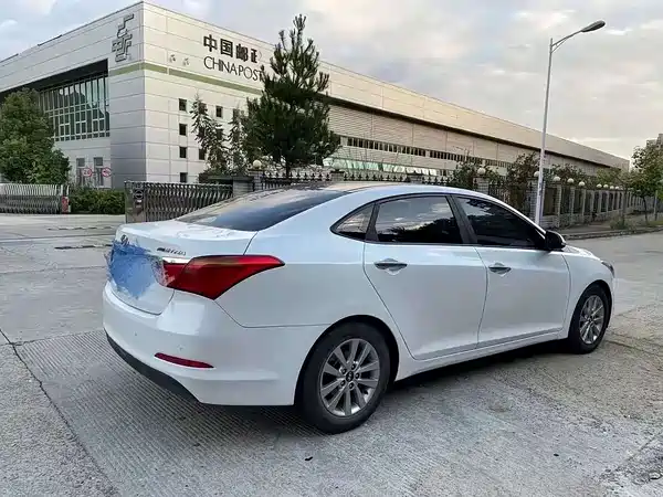 Hyundai Mistra 2014