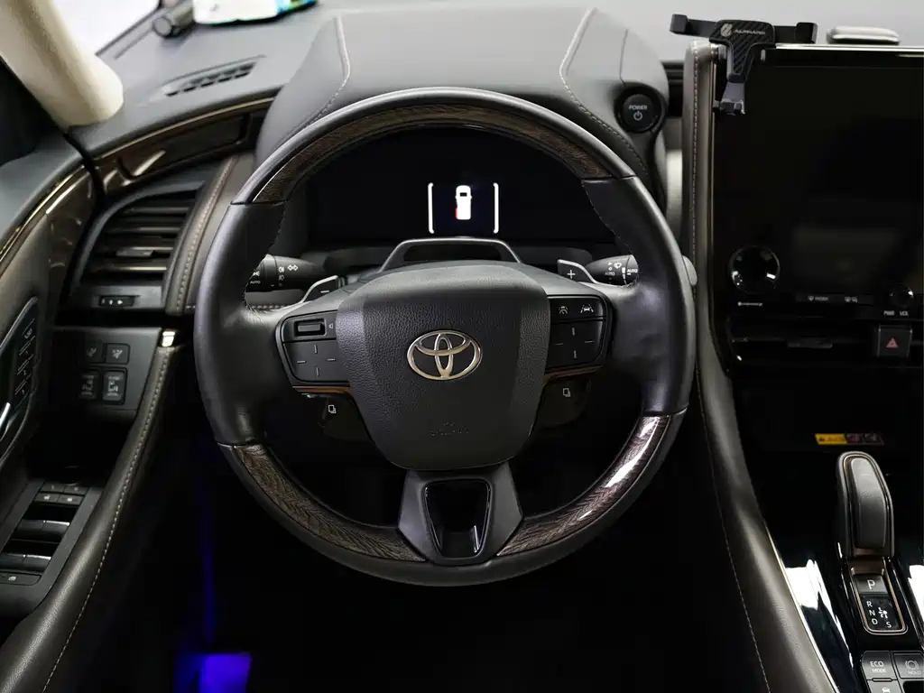Toyota Alphard 2024 — фото 11