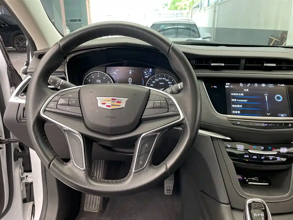 Cadillac XT5 2018 — фото 12