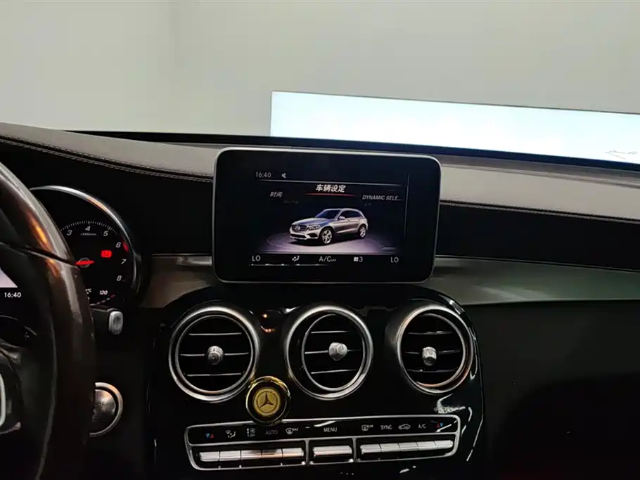Mercedes-Benz GLC 2019 — фото 13