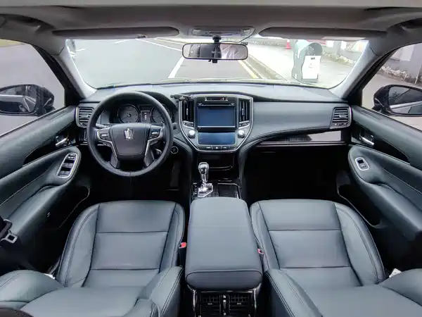 Toyota Crown 2017