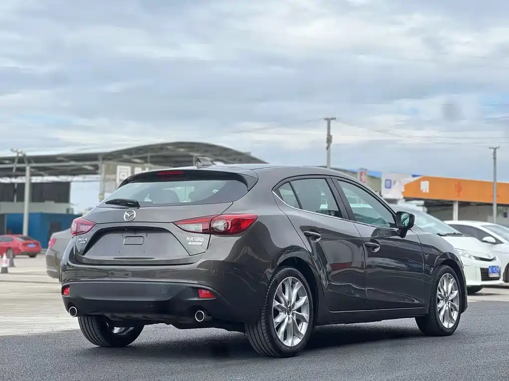 Mazda 3 Axela 2015 — фото 15