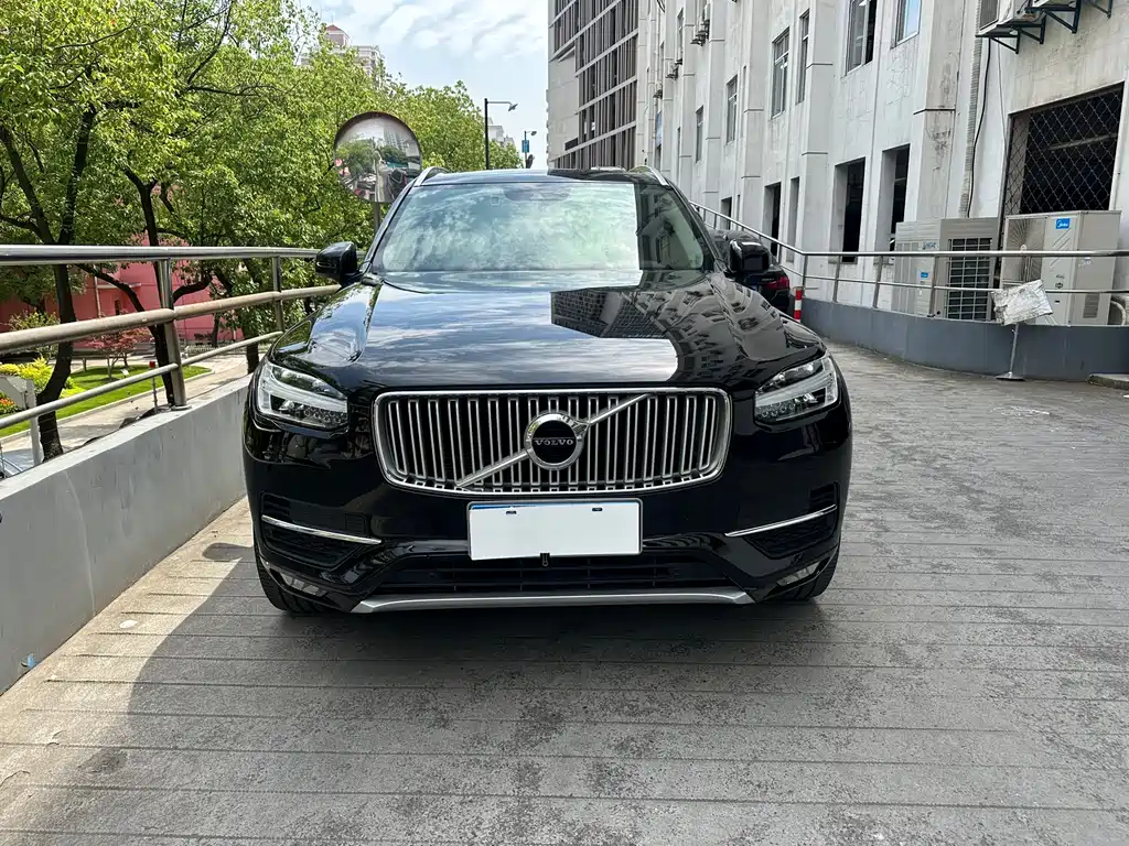 Volvo XC90 2019 — фото 17