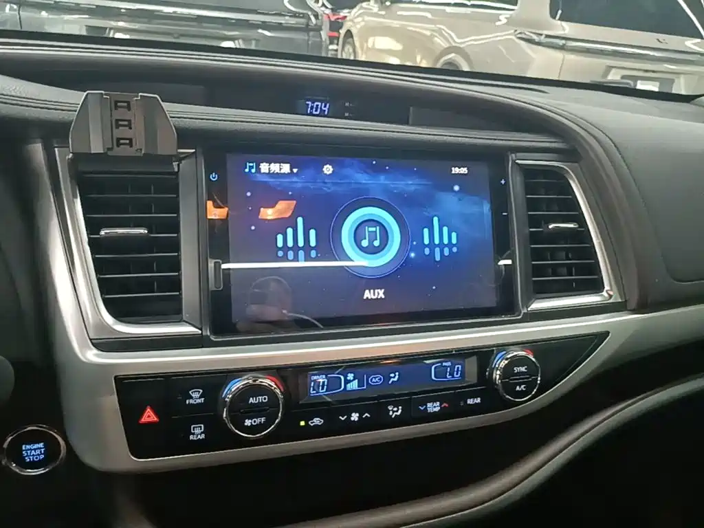 Toyota Highlander 2021 — фото 13