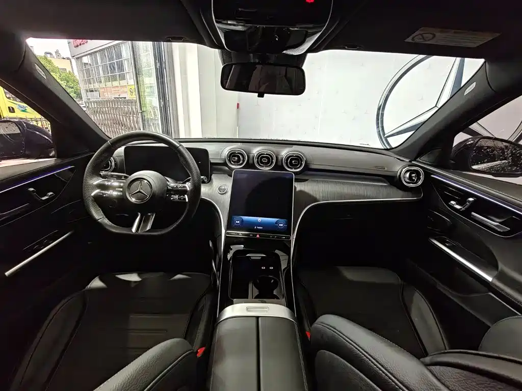 Mercedes-Benz C-Class 2024 — фото 14