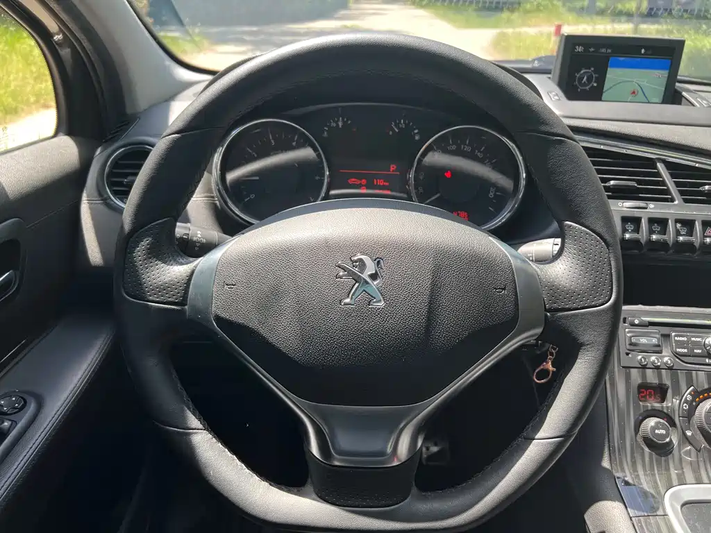 Peugeot 3008 2014 — фото 10