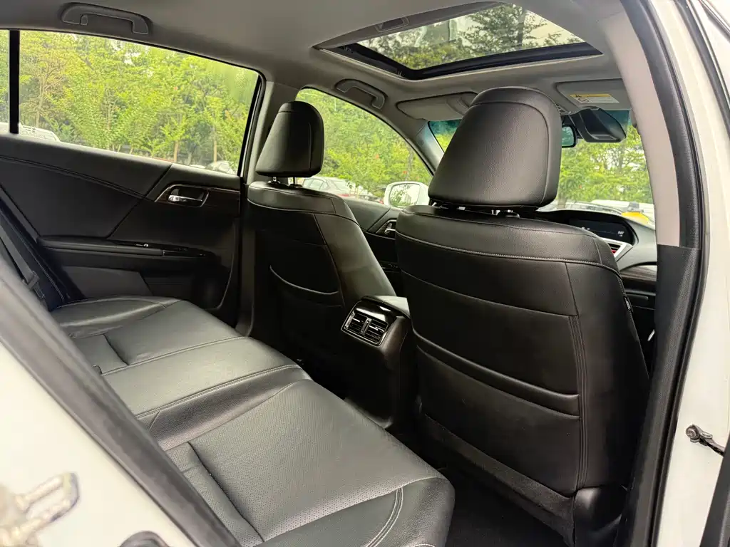 Honda Accord 2016 — фото 12