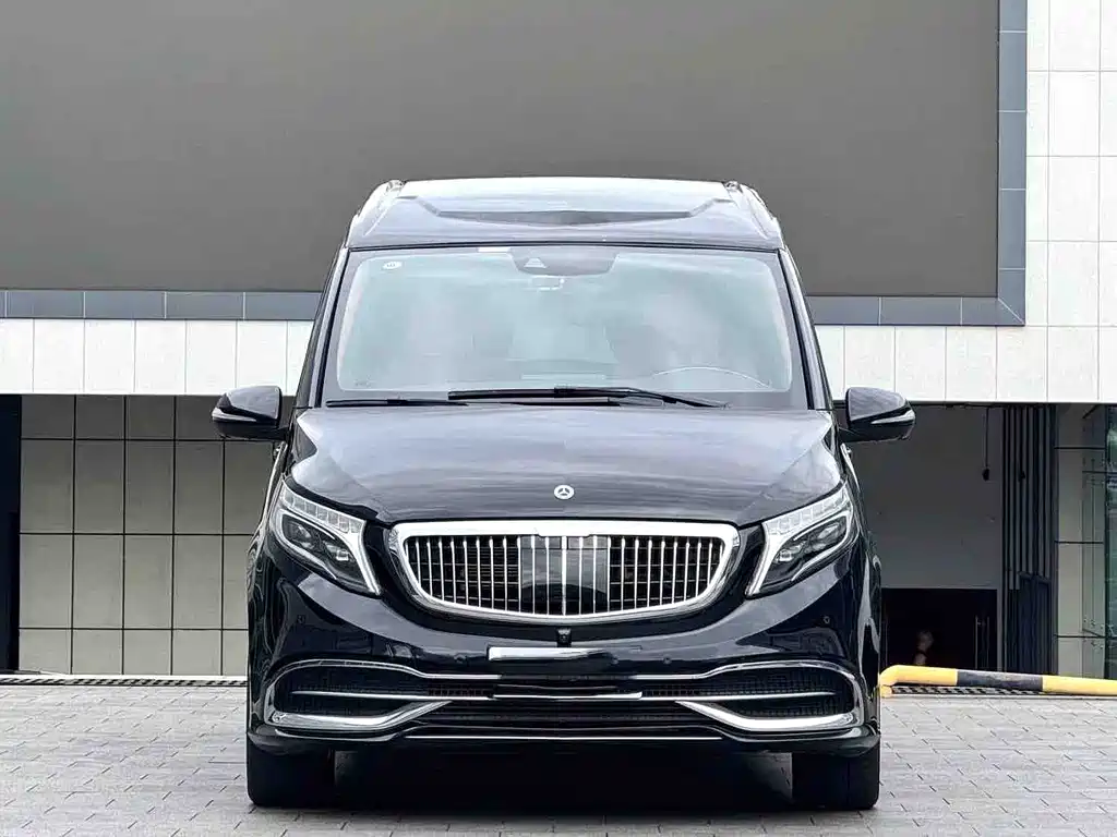 Mercedes-Benz V-Class 2023 — фото 3