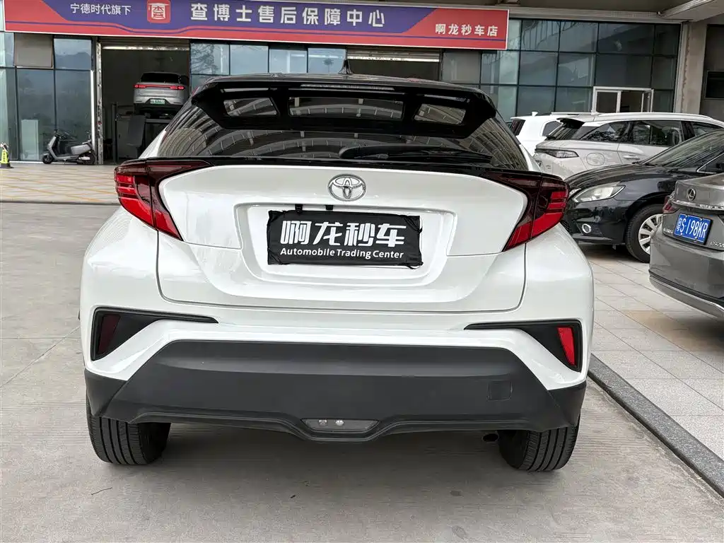 Toyota C-HR 2022 — фото 8