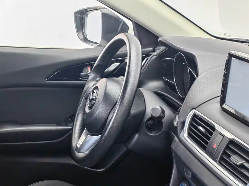 Mazda 3 Axela 2015 — фото 22