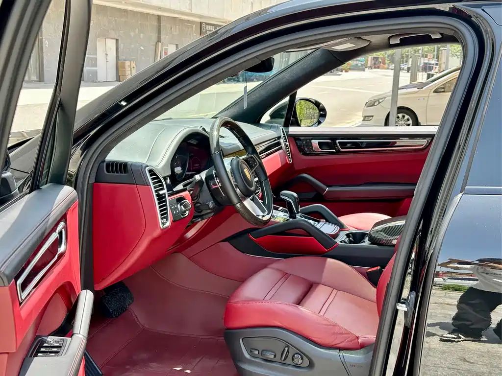 Porsche Cayenne 2023