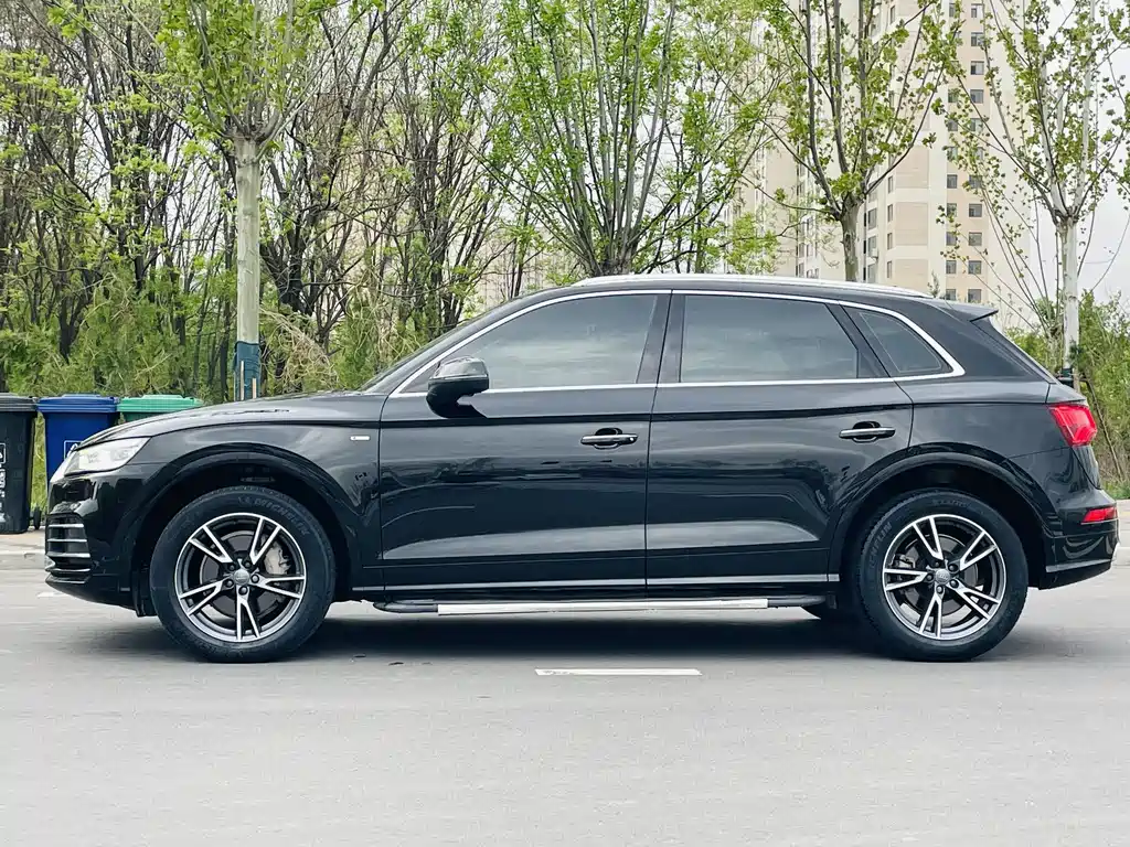 Audi Q5L 2019 — фото 23