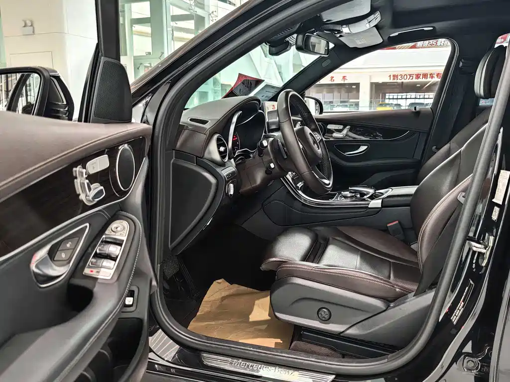 Mercedes-Benz GLC 2018 — фото 17