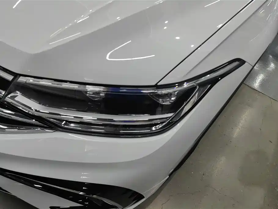 Volkswagen Tiguan L PHEV 2023 — фото 5