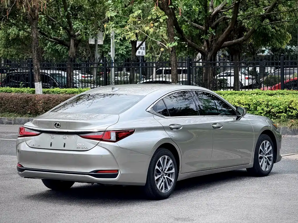 Lexus ES 2024 — фото 4