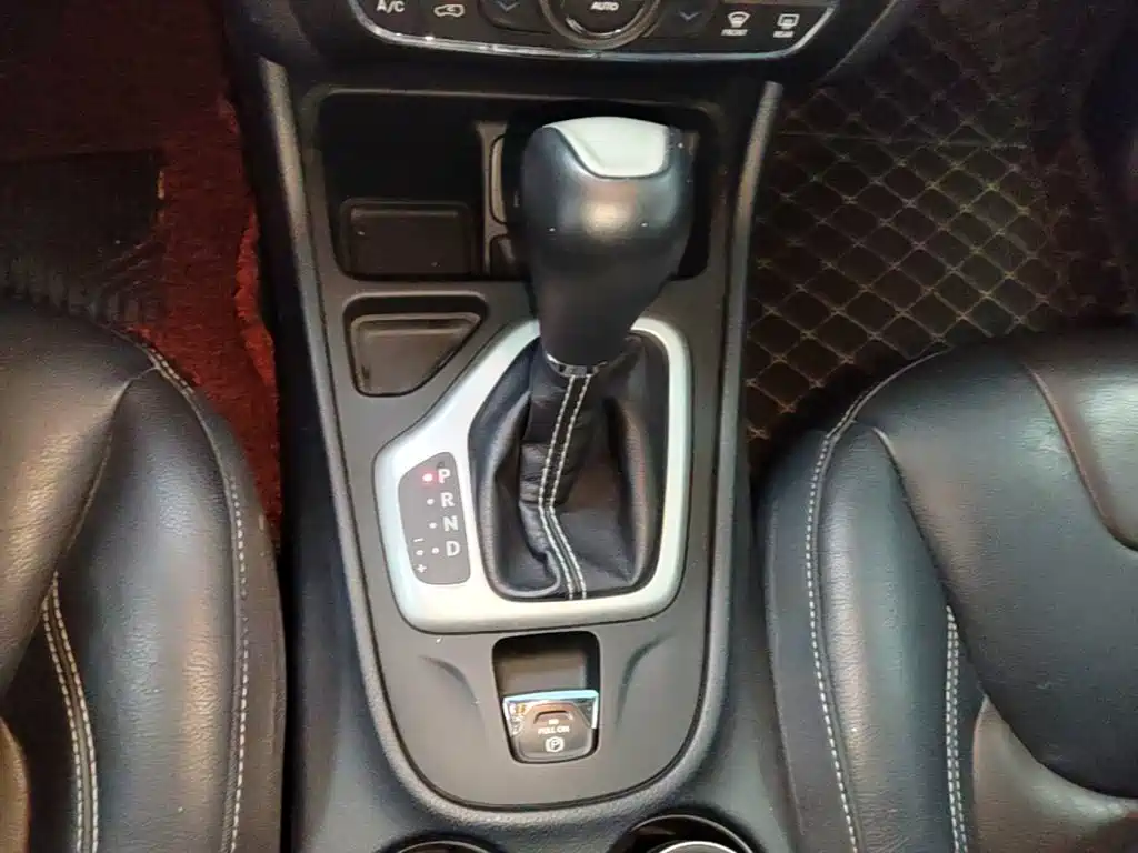 Jeep Cherokee 2017 — фото 14