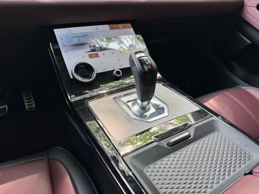 Land Rover Evoque 2024 — фото 12