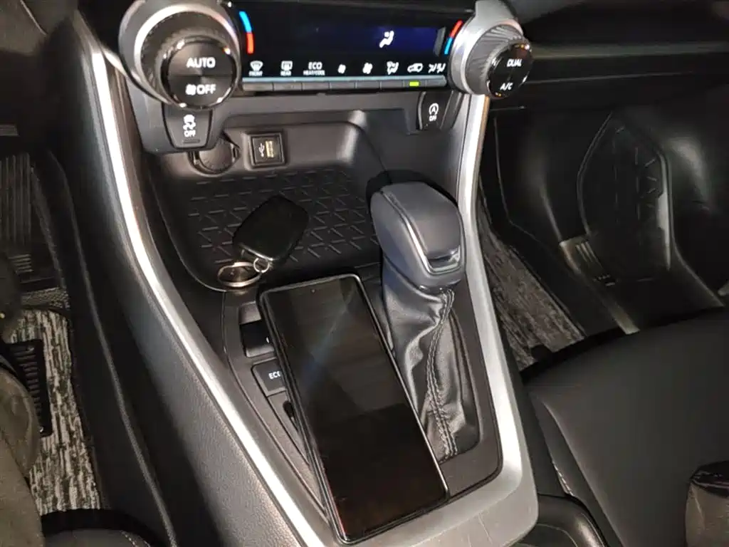 Toyota Wildlander 2023 — фото 14