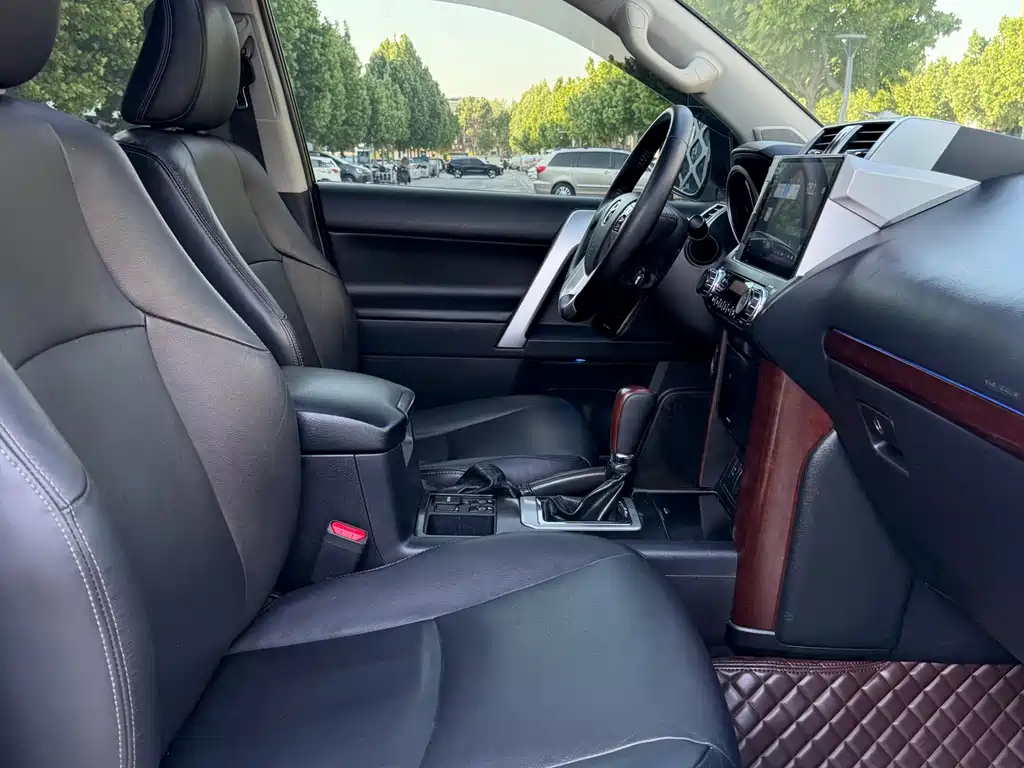 Toyota Prado 2016 — фото 10
