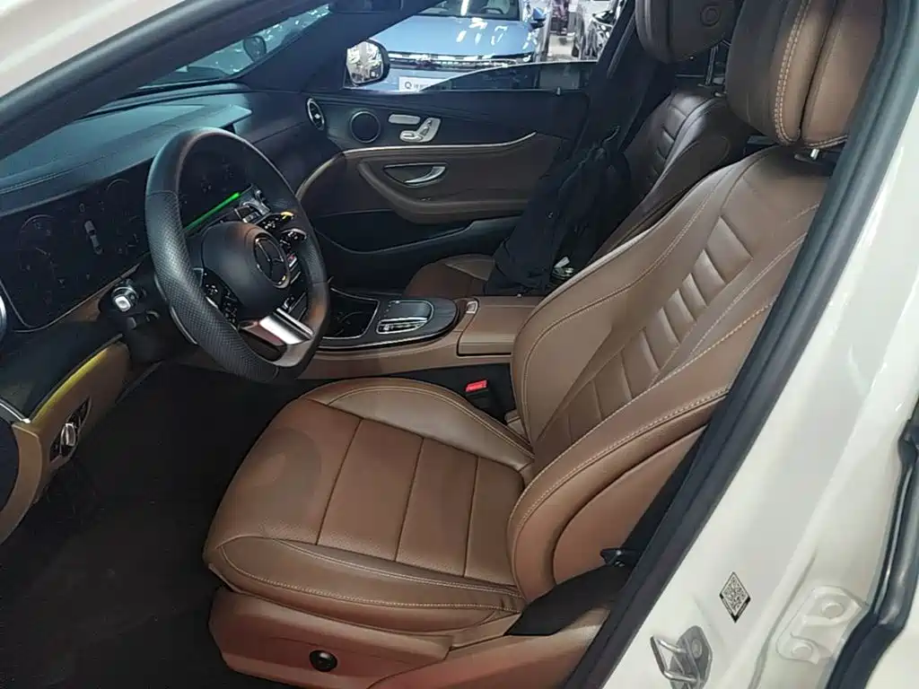 Mercedes-Benz E-Class 2023 — фото 15