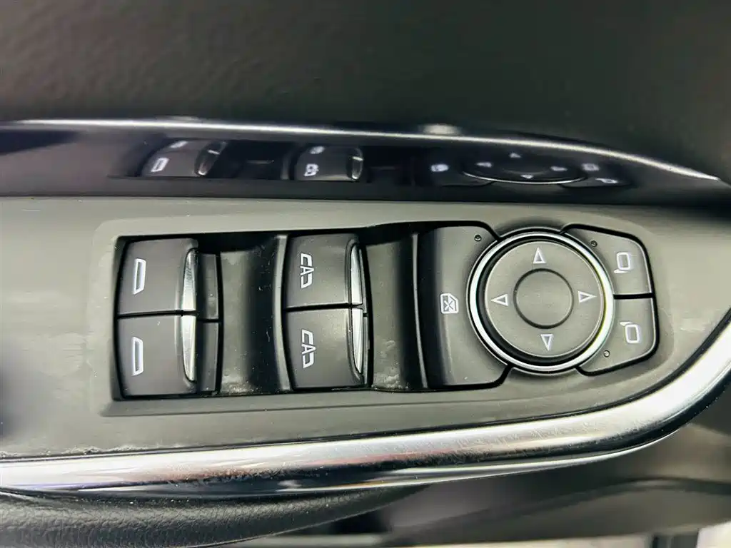 Cadillac XT4 2022 — фото 18