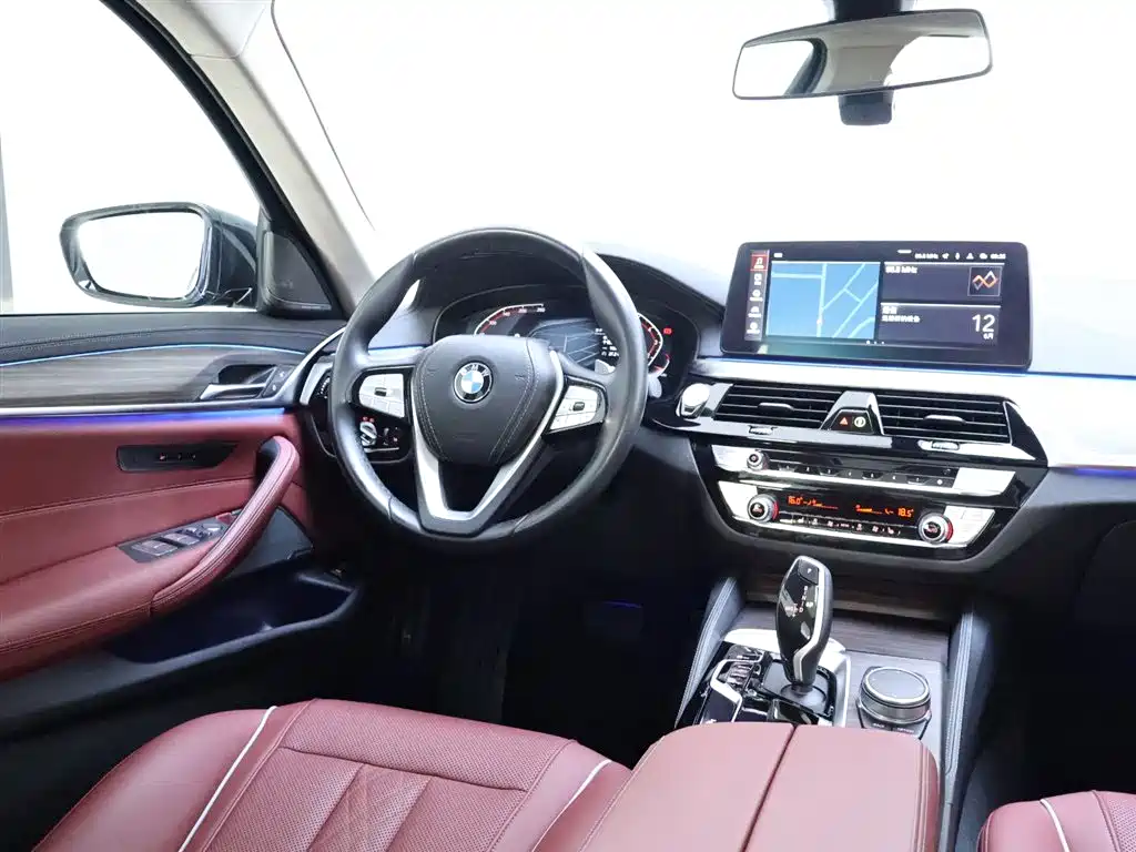 BMW 5 Series 2022 — фото 14
