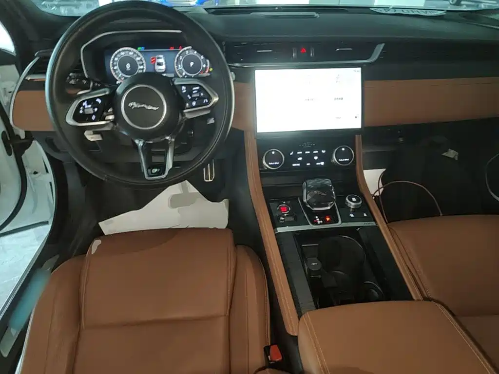 Jaguar XFL 2024 — фото 10