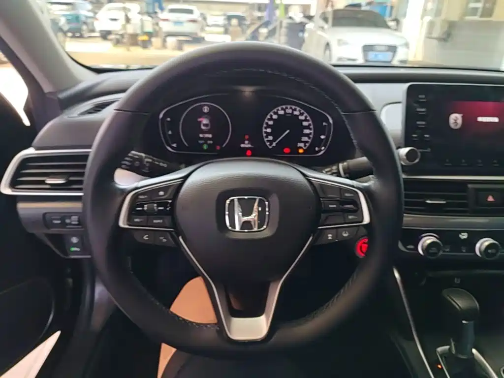Honda Accord 2022 — фото 11