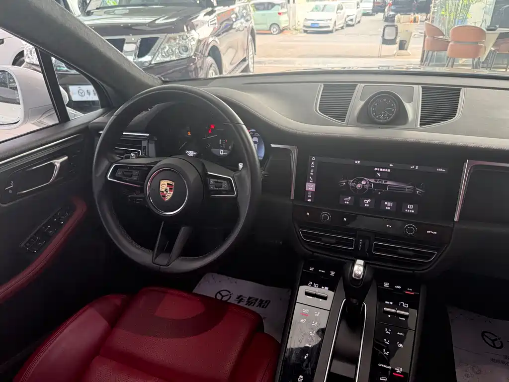 Porsche Macan 2023 — фото 15