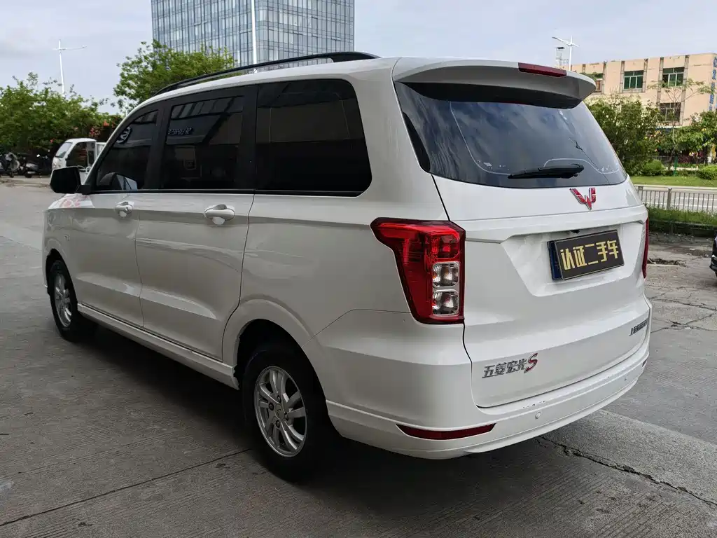 Wuling Hongguang 2020 — фото 13