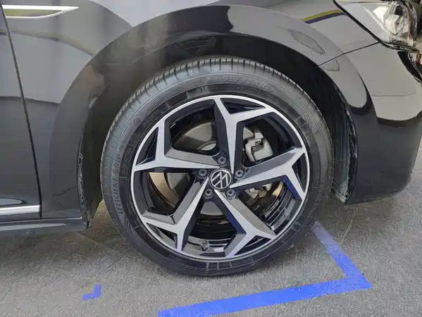Volkswagen Passat 2023