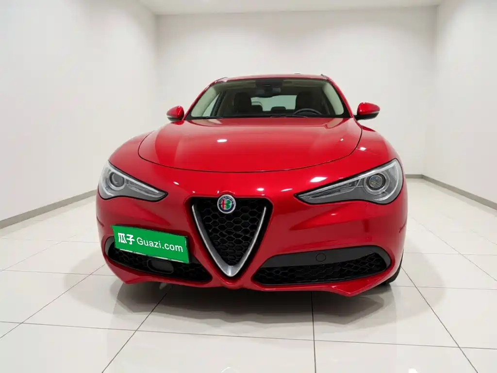 Alfa Romeo Stelvio 2017 — фото 24