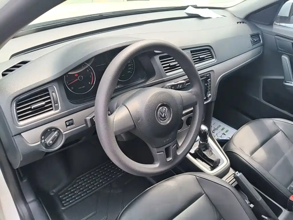 Volkswagen Lavida 2016 — фото 11