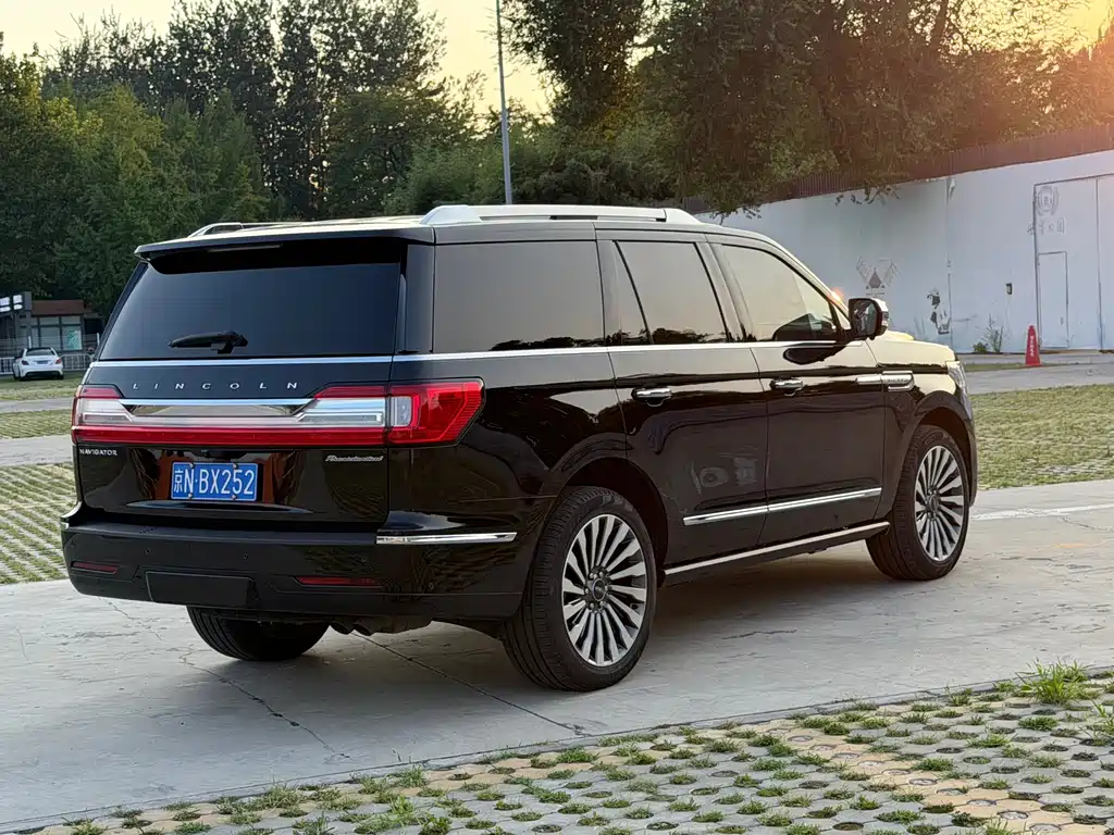 Lincoln Navigator 2020 — фото 5