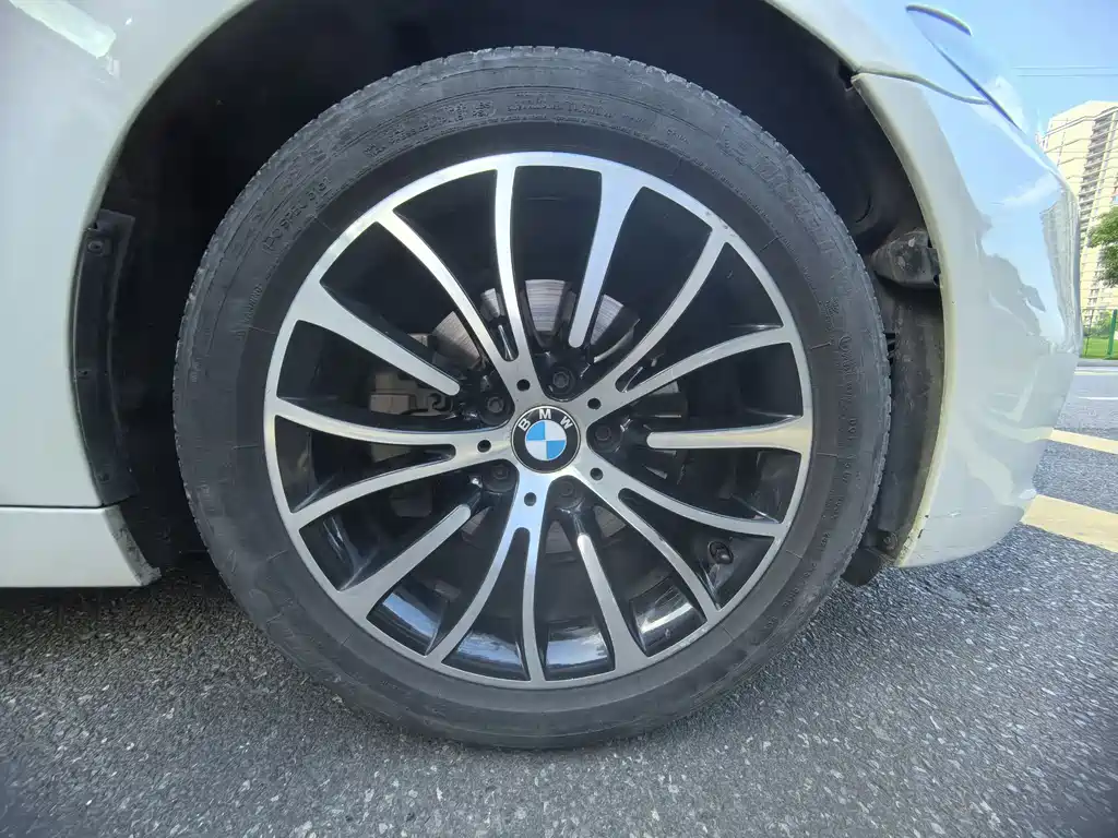 BMW 5 Series 2015 — фото 13