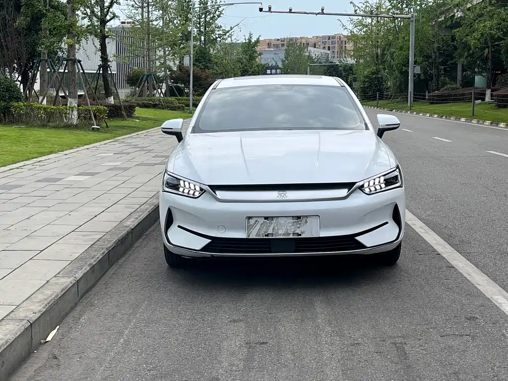 BYD Qin PLUS 2022 — фото 2