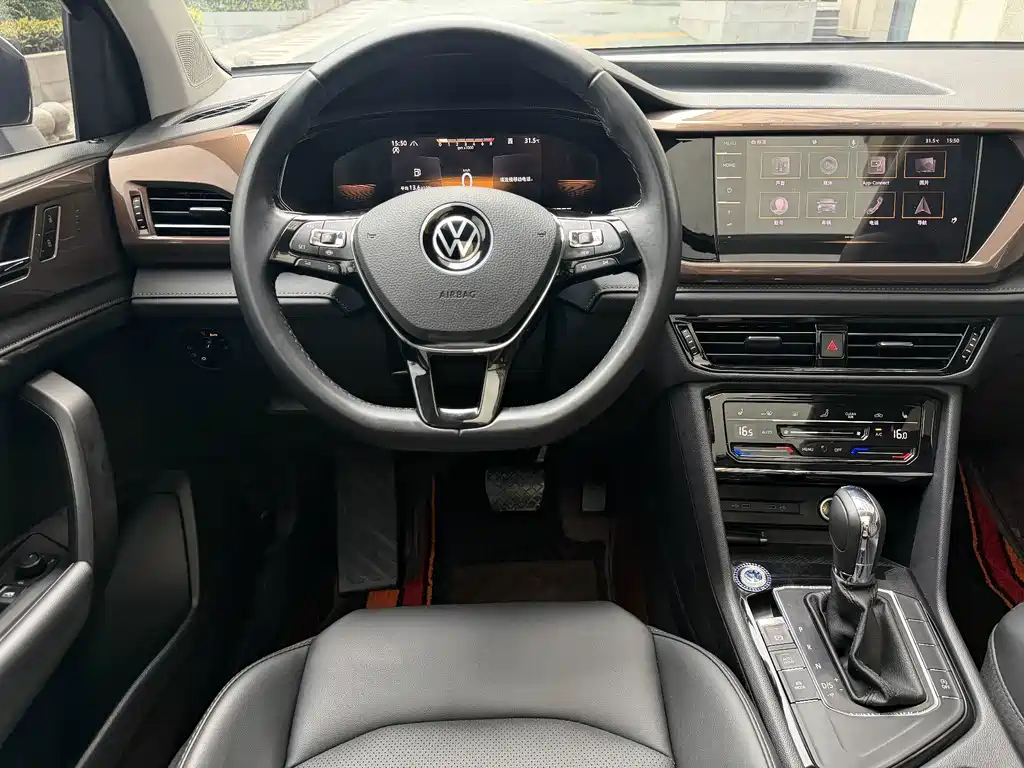 Volkswagen Tharu 2022 — фото 10