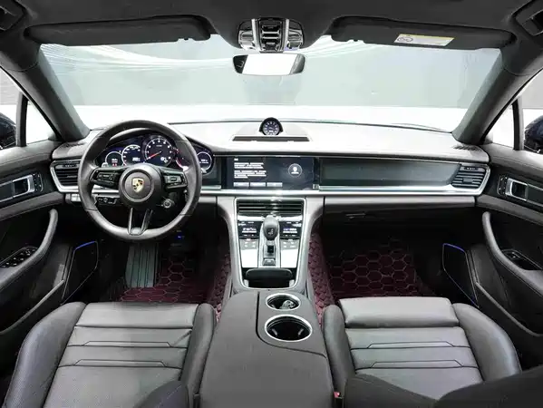 Porsche Panamera 2023