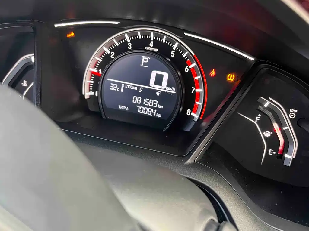 Honda Civic 2018 — фото 10