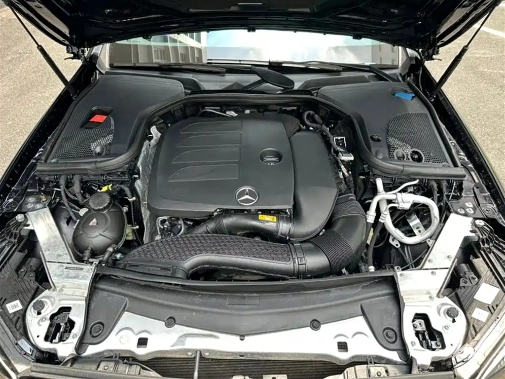 Mercedes-Benz E-Class 2022 — фото 13