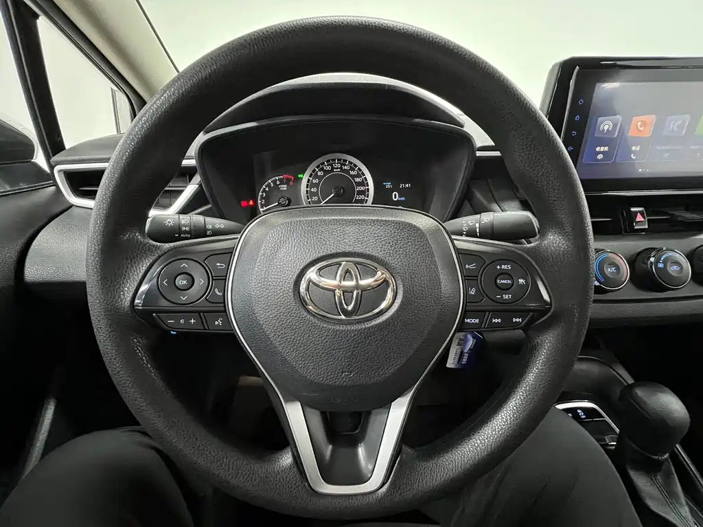 Toyota Corolla 2023 — фото 15