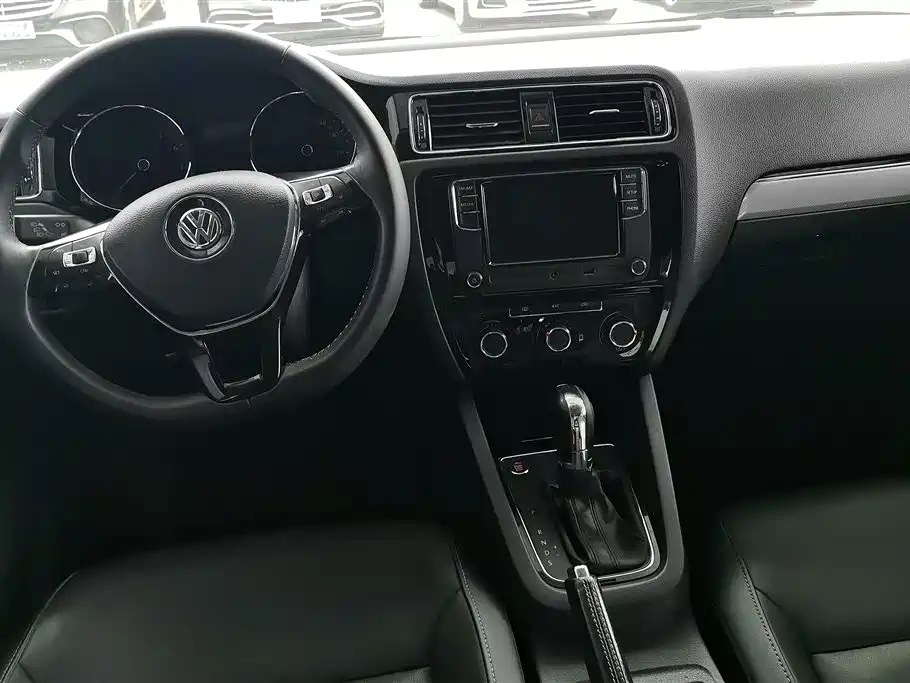 Volkswagen Sagitar 2017 — фото 12